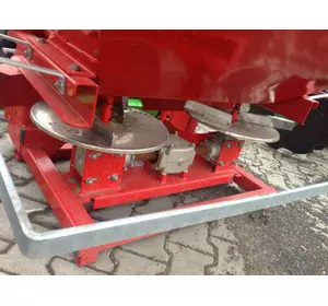 Розкидач добрив 1000 л Польща Розкидач добрив 1000 л Польща