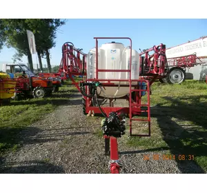 Обпріскувач причіпний бак 2000 л / штанга 21 м Обпріскувач причіпний бак 2000 л / штанга 21 м