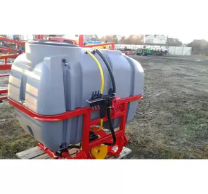 Обприскувач навісний 800 л крила 12 м бак Marseplast Обприскувач навісний 800 л крила 12 м бак Marseplast