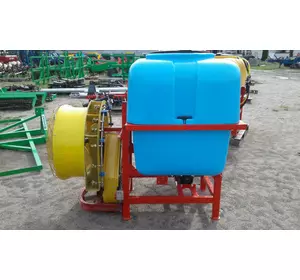 Опрыскиватель садовый вентиляторный навесной 800 л Опрыскиватель садовый вентиляторный навесной 800 л