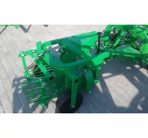 Картоплекопачка 1 ряд грохотна вібраційна Bomet Картоплекопачка 1 ряд грохотна вібраційна Bomet