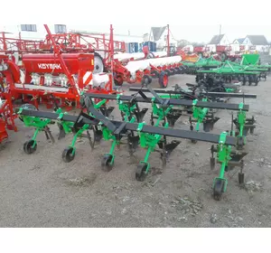 Окучник 3 секційний міжрядний культиватор Окучник 3 секційний міжрядний культиватор