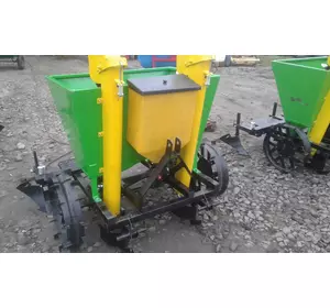 Картоплесаджалка 2-х рядна з бачком для міндобрив Картоплесаджалка 2-х рядна з бачком для міндобрив