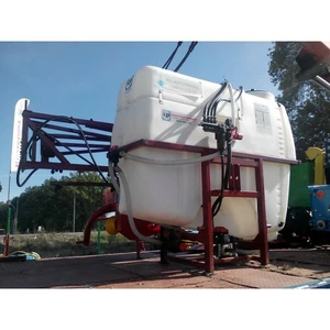 Обприскувач 1000 л Обприскувач 1000 л